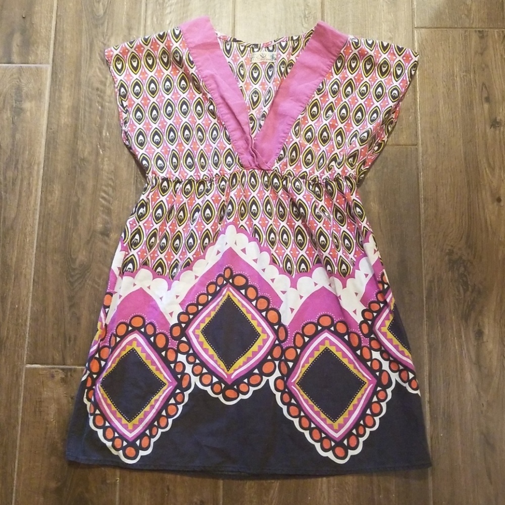 Criss Cross ▪Geometric cotton v-neck blend top
